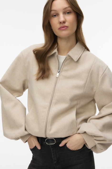 Vero Moda beige dames jas | Model vooraanzicht