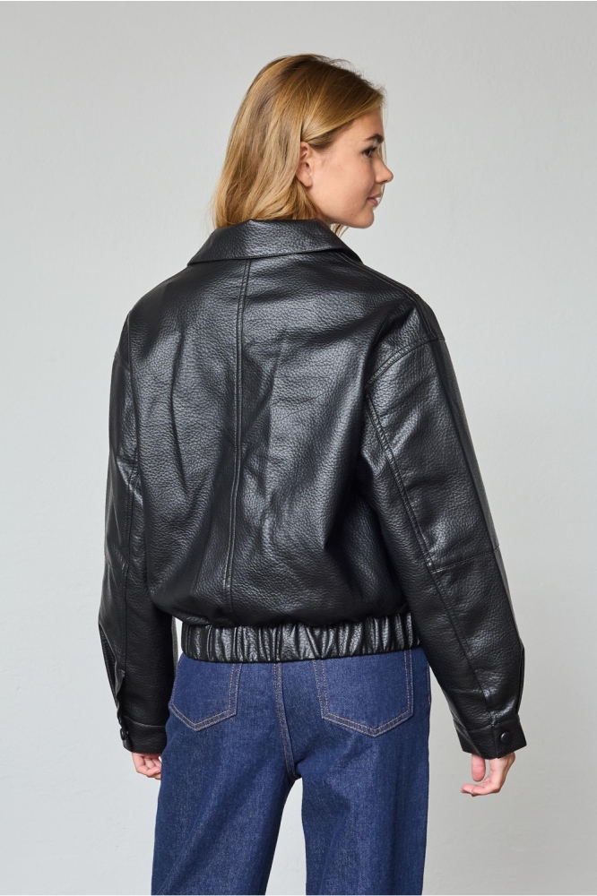 SisterS point zwarte dames jas | Model achteraanzicht