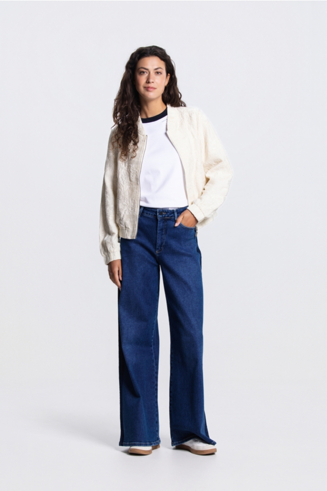 Juffrouw Jansen ecru dames jas | Model