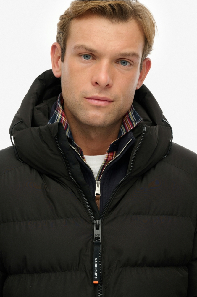 Superdry zwarte heren jas | Close up