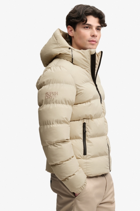 Superdry beige heren jas | Model zijaanzicht