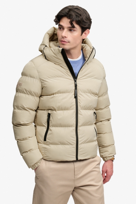 Superdry beige heren jas | Model vooraanzicht