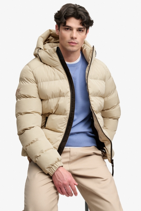 Superdry beige heren jas | Model vooraanzicht