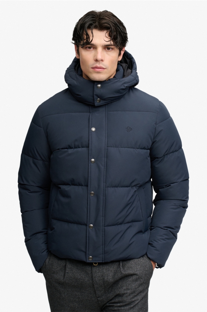 Superdry blauwe heren jas | Model vooraanzicht