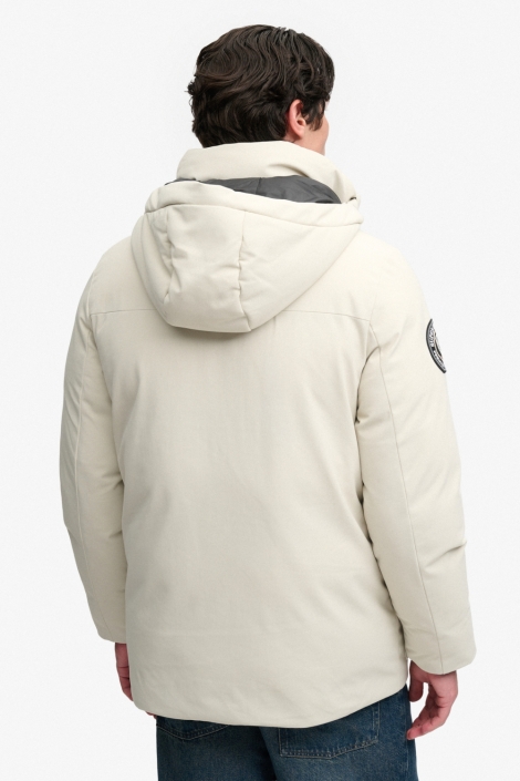 Superdry beige heren jas | Model achteraanzicht