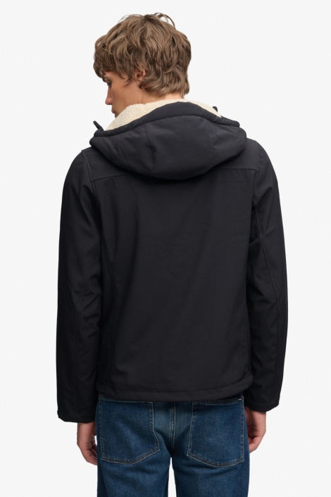 Superdry zwarte heren jas | Model achteraanzicht