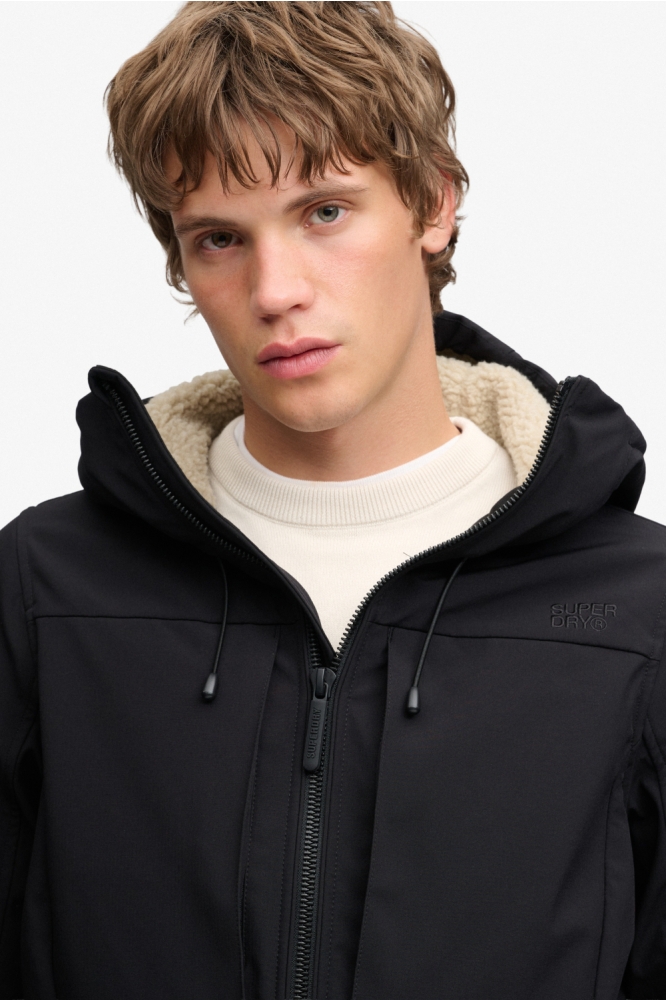 Superdry zwarte heren jas | Close up