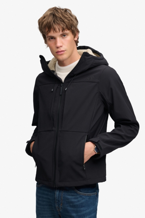 Superdry zwarte heren jas | Model vooraanzicht