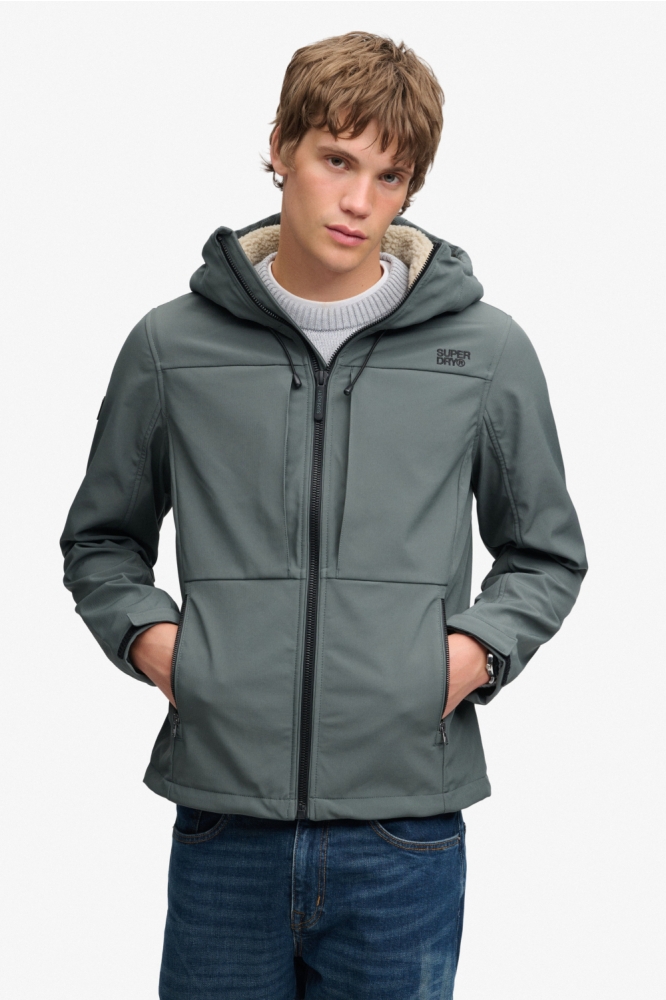Superdry groene heren jas | Model vooraanzicht