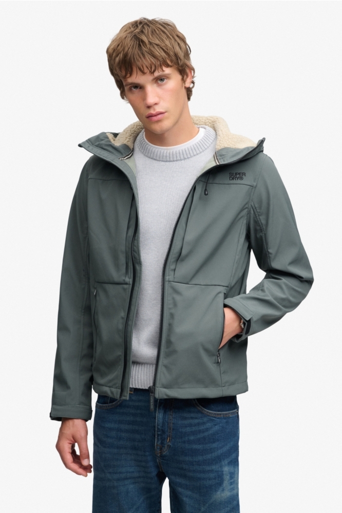 Superdry groene heren jas | Model vooraanzicht