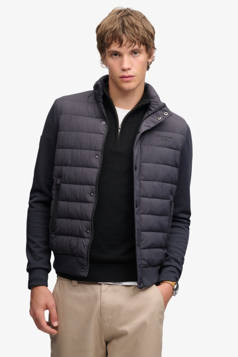Superdry grijze heren jas | Model vooraanzicht