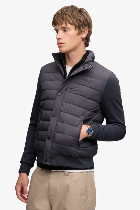 Superdry grijze heren jas | Model vooraanzicht