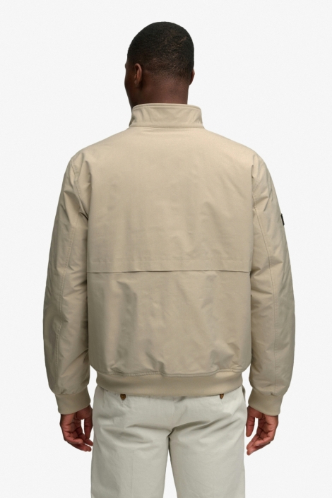 Superdry beige heren jas | Model achteraanzicht