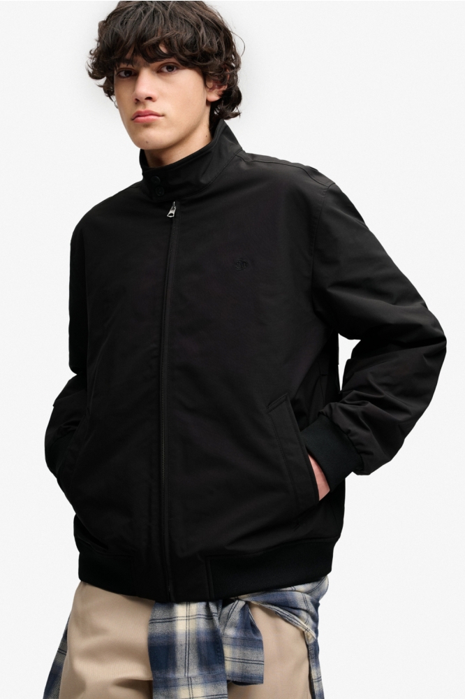 Superdry zwarte heren jas | Model vooraanzicht