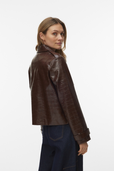 Vero Moda bruine dames jas | Model achteraanzicht
