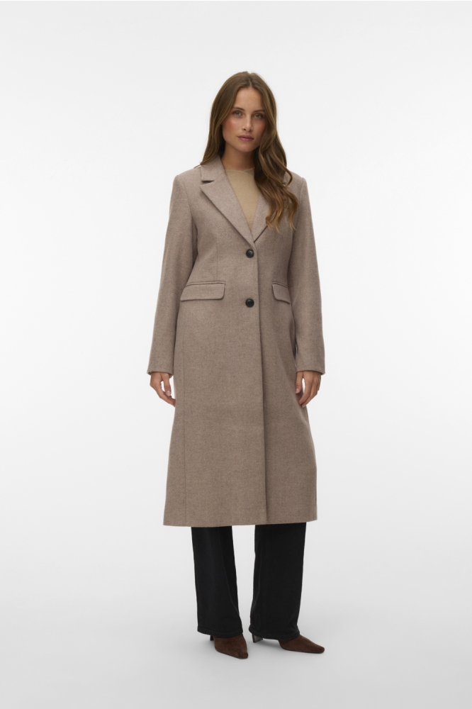 Vero Moda camel dames jas | Model vooraanzicht