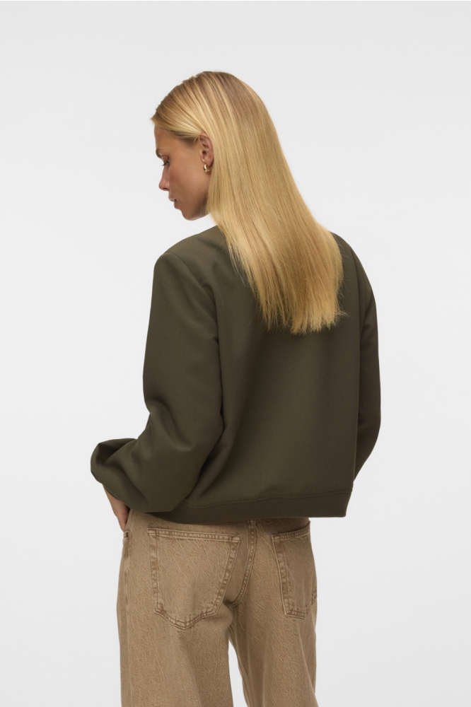 Vero Moda groene dames jas | Model achteraanzicht