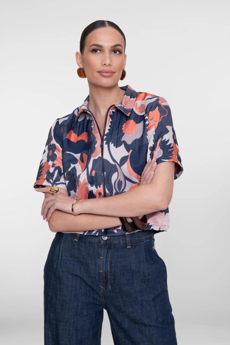 Geisha blauwe dames vest | Model vooraanzicht