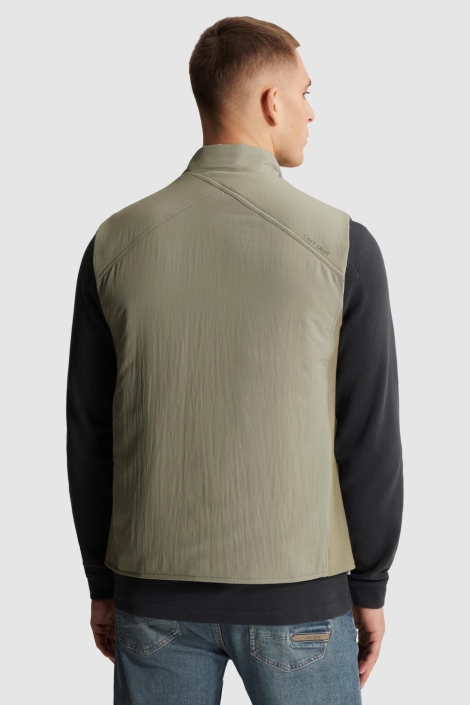 Cast Iron groene heren jas | Model achteraanzicht