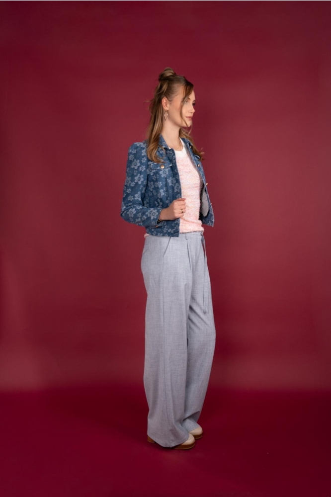 I-coni-K blauwe dames jas | Model zijaanzicht