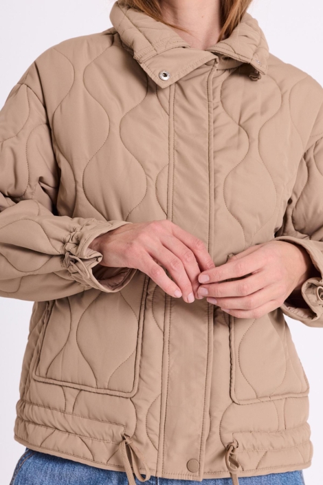 Freequent beige dames jas | Close up