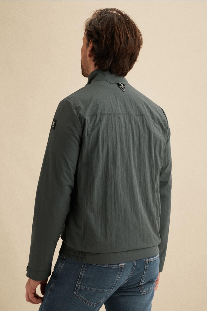 Vanguard groene heren jas | Model achteraanzicht