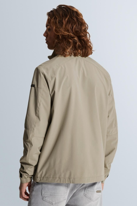 Cast Iron groene heren jas | Model achteraanzicht