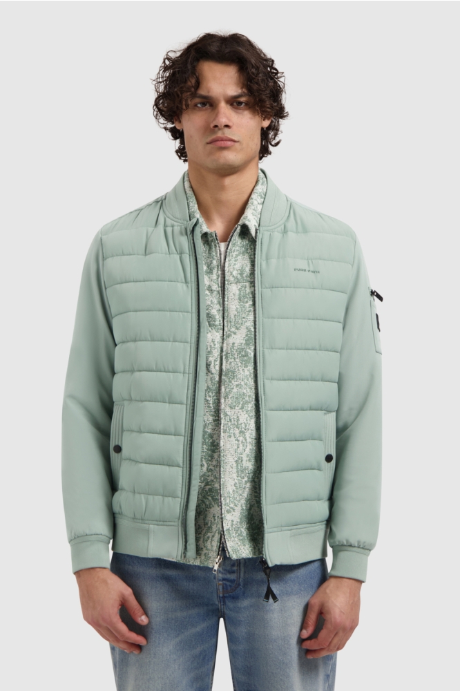 Pure Path groene heren jas | Model vooraanzicht