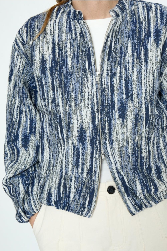 Minus blauwe dames jas | Close up