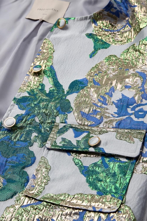 Freequent blauwe dames jas | Close up