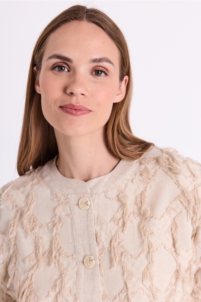 Freequent beige dames vest | Close up