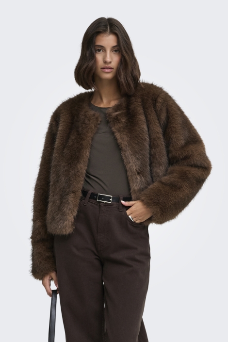 Jacqueline de Yong bruine dames jas | Model vooraanzicht