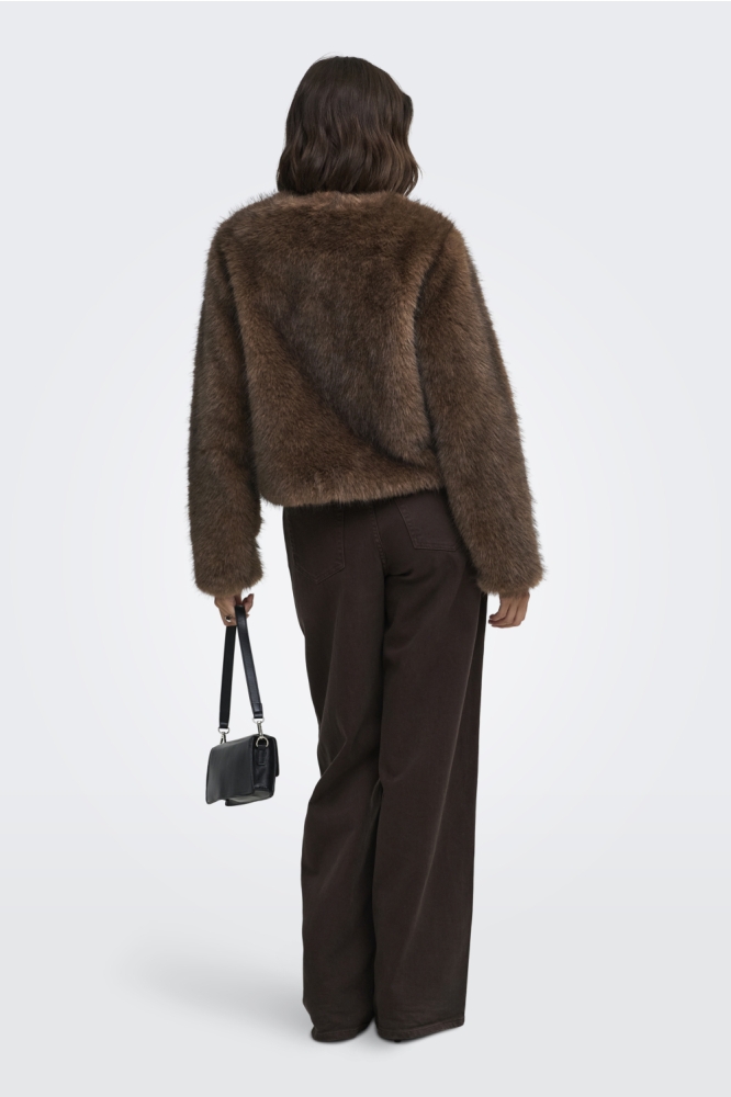 Jacqueline de Yong bruine dames jas | Model