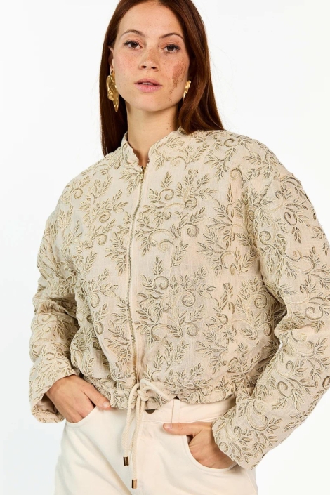 Aaiko ecru dames jas | Model vooraanzicht