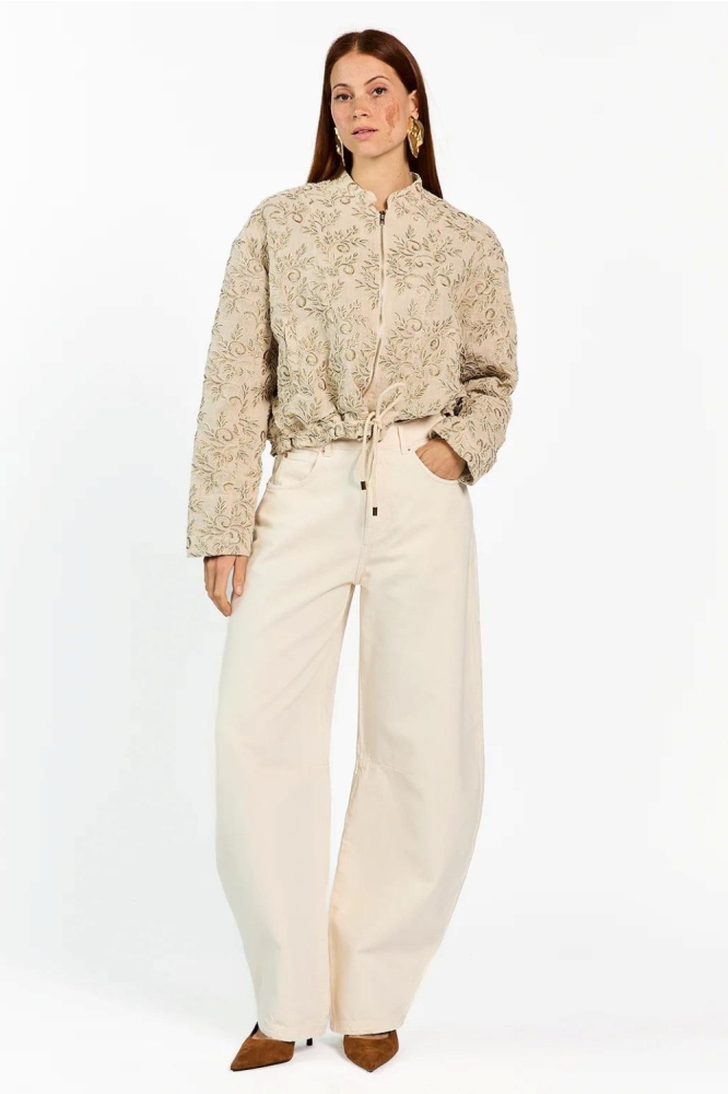 Aaiko ecru dames jas | Model