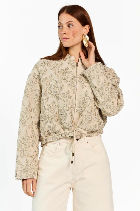 Aaiko ecru dames jas | Model vooraanzicht