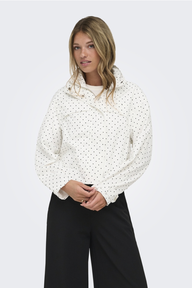 Jacqueline de Yong witte dames jas | Model vooraanzicht