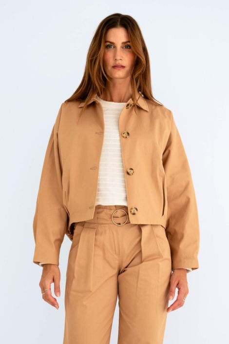 Maicazz camel dames jas | Model vooraanzicht