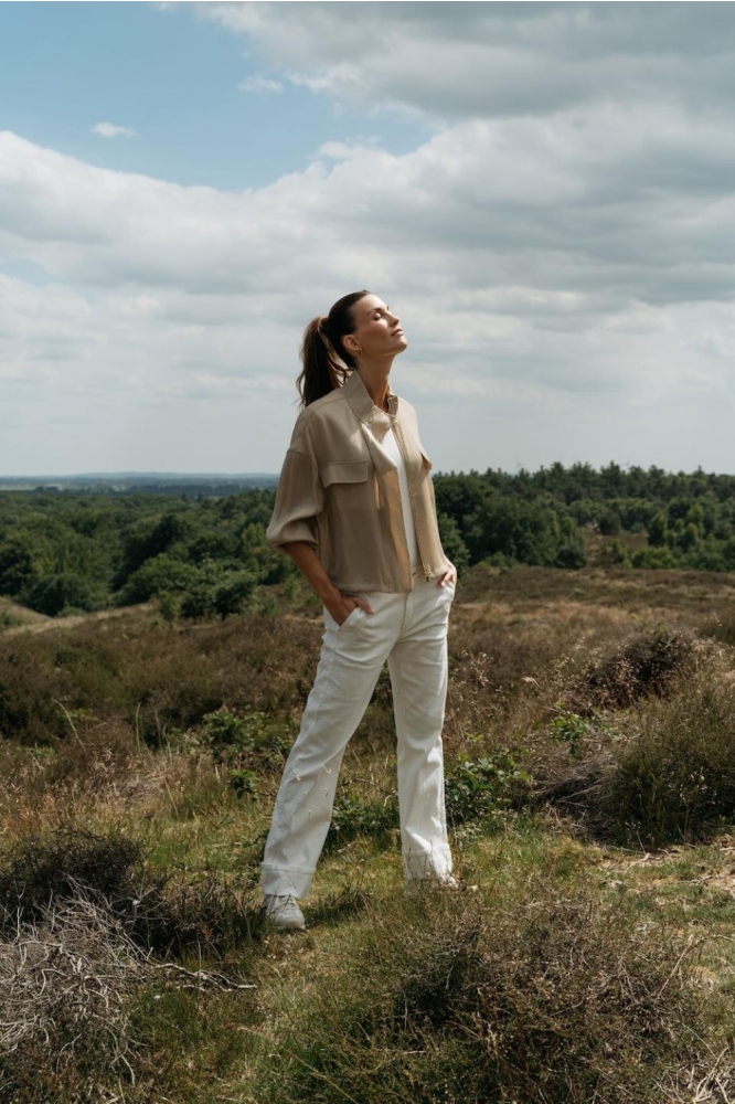 Maicazz zand dames blouse | Sfeerbeeld, In situatie