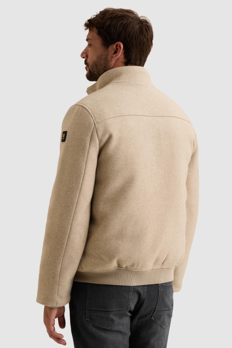 Vanguard beige heren jas | Model achteraanzicht