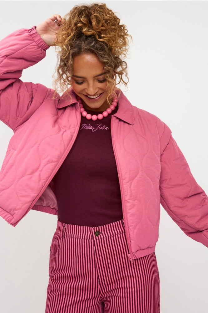 Ydence roze dames jas | Model vooraanzicht