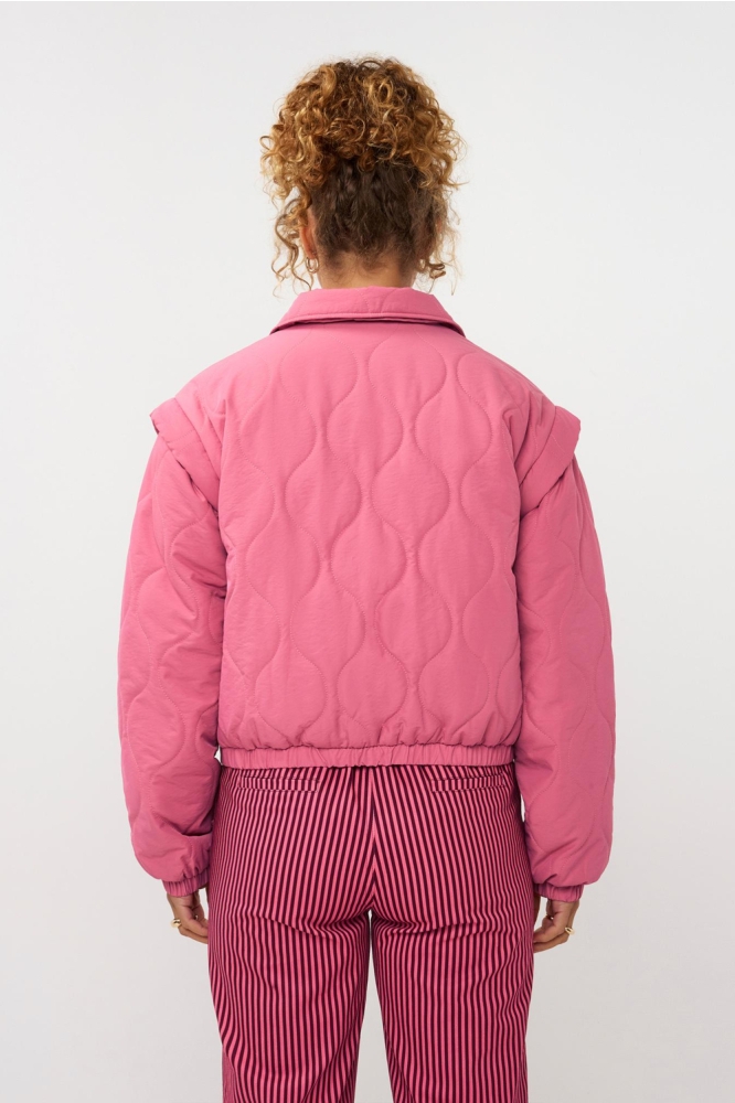 Ydence roze dames jas | Model achteraanzicht