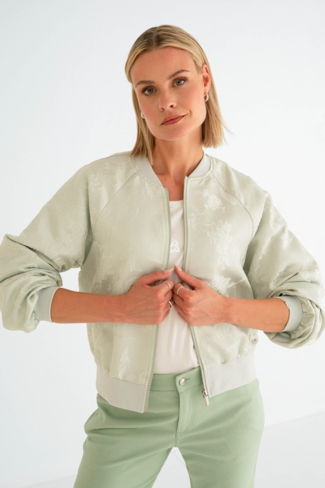 Maicazz groene dames jas | Model vooraanzicht