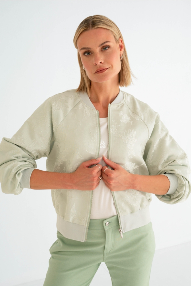 Maicazz groene dames jas | Model vooraanzicht