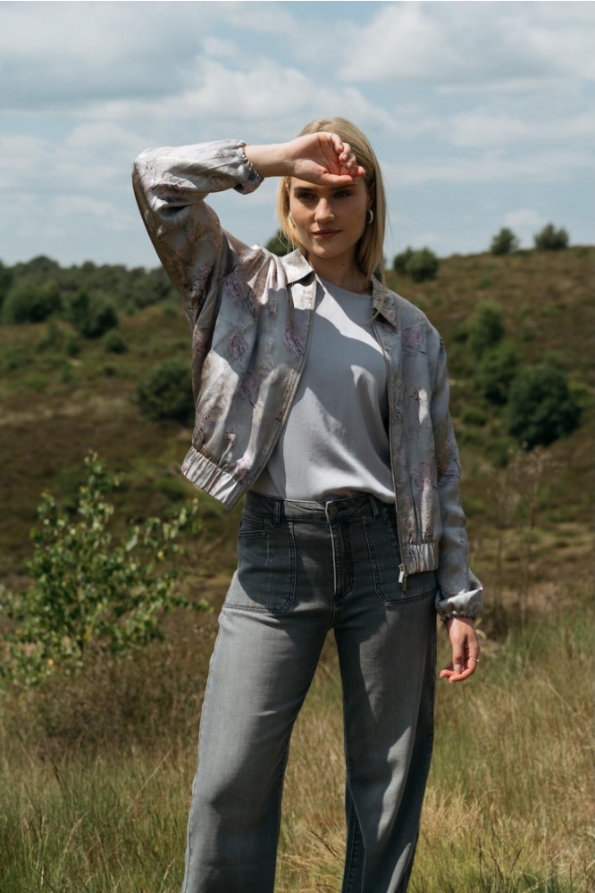 Maicazz grijze dames jas | Sfeerbeeld, In situatie