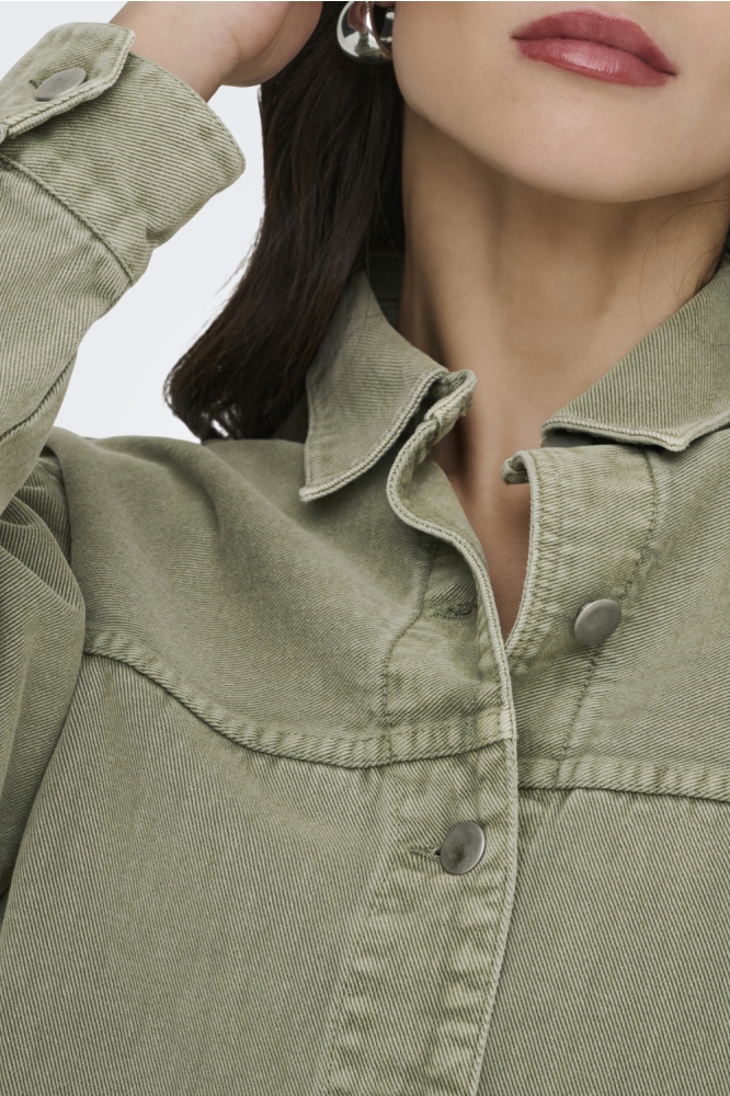 Jacqueline de Yong groene dames jas | Close up