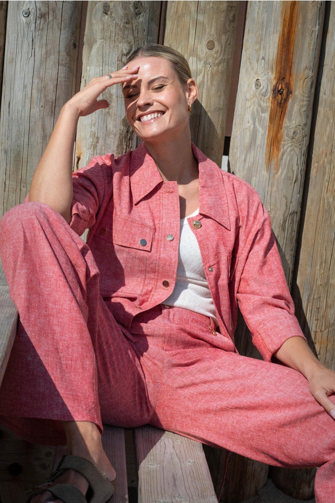 Zizo rode dames jas | Sfeerbeeld, In situatie