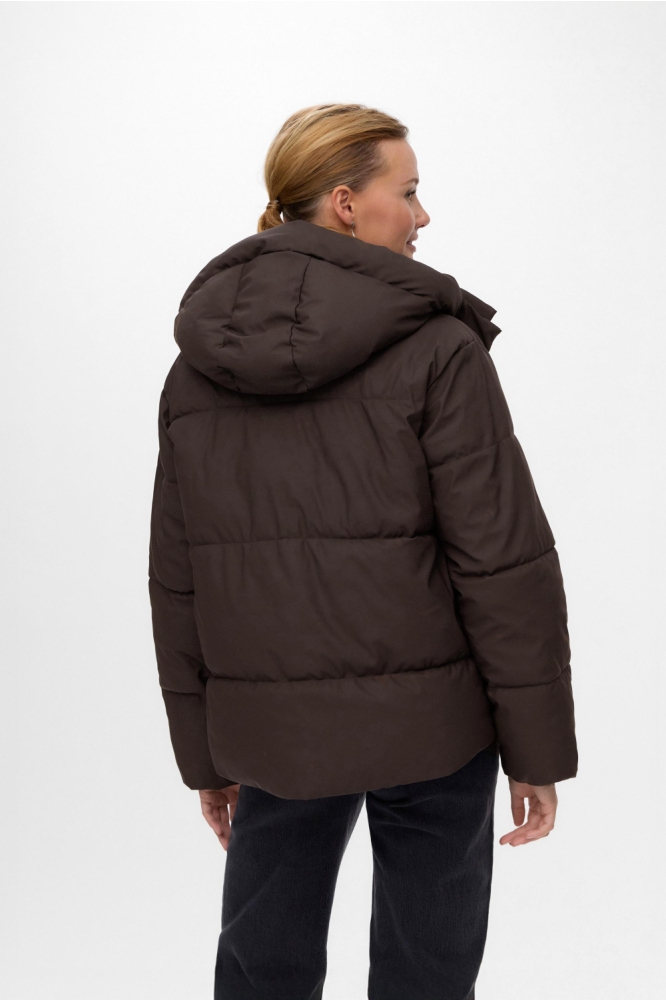 Vero Moda bruine dames jas | Model achteraanzicht
