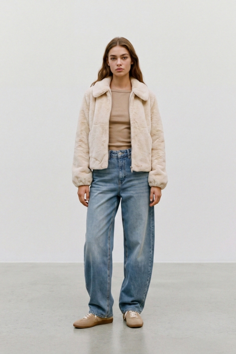 Vero Moda beige dames jas | Model vooraanzicht