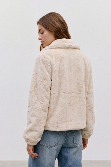 Vero Moda beige dames jas | Model achteraanzicht